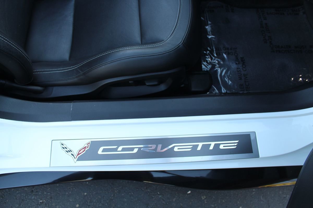 Used 2018 Chevrolet Corvette Stingray Coupe w/ 1LT RWD image 33