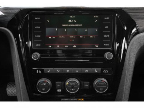 Certified 2022 Volkswagen Passat 2.0T SE image 18