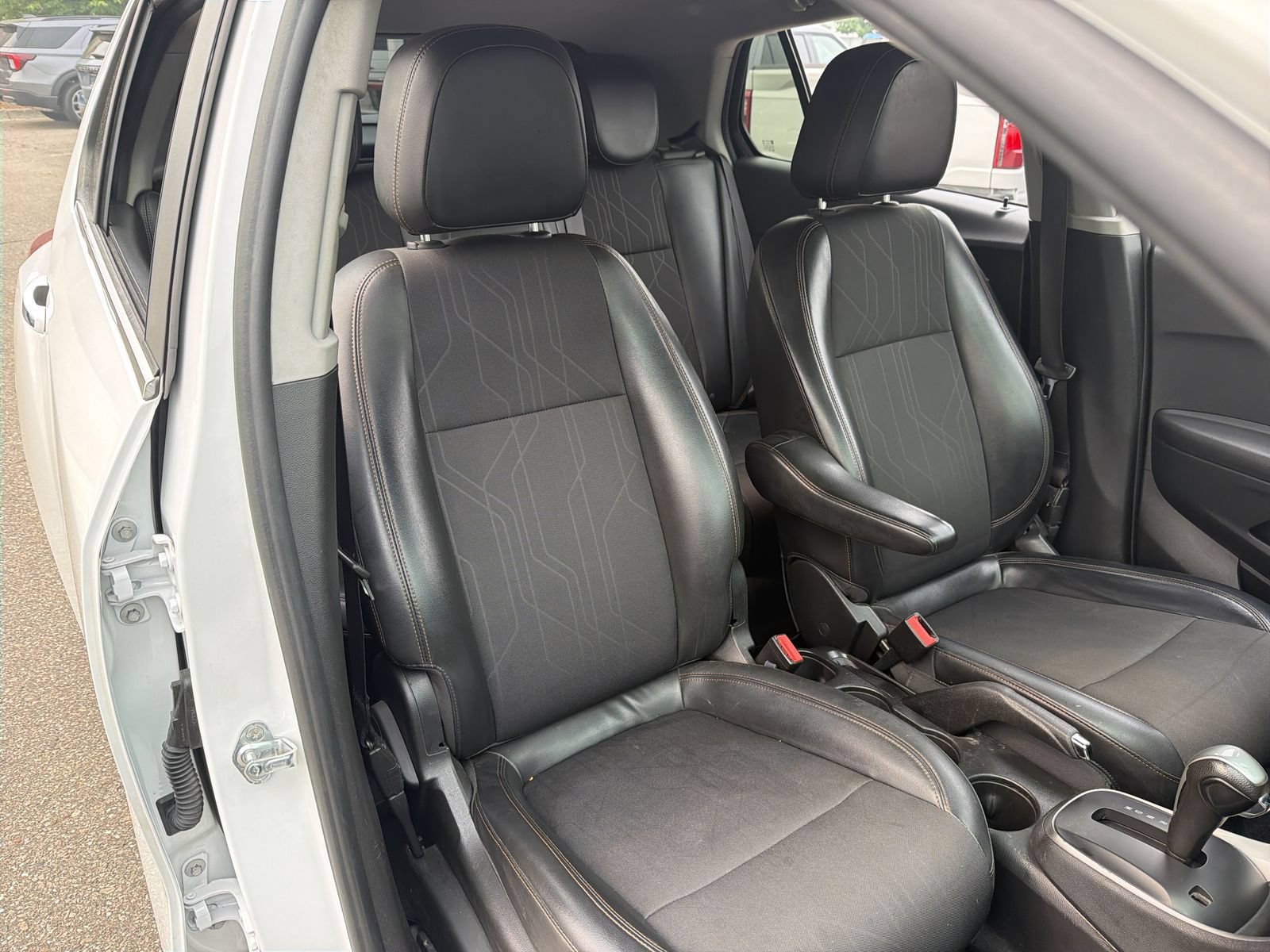 Used 2017 Chevrolet Trax LT w/ LT Convenience Package AWD/4WD image 22