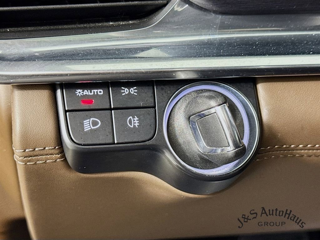 Used 2022 Porsche Panamera 4 Platinum Edition image 10