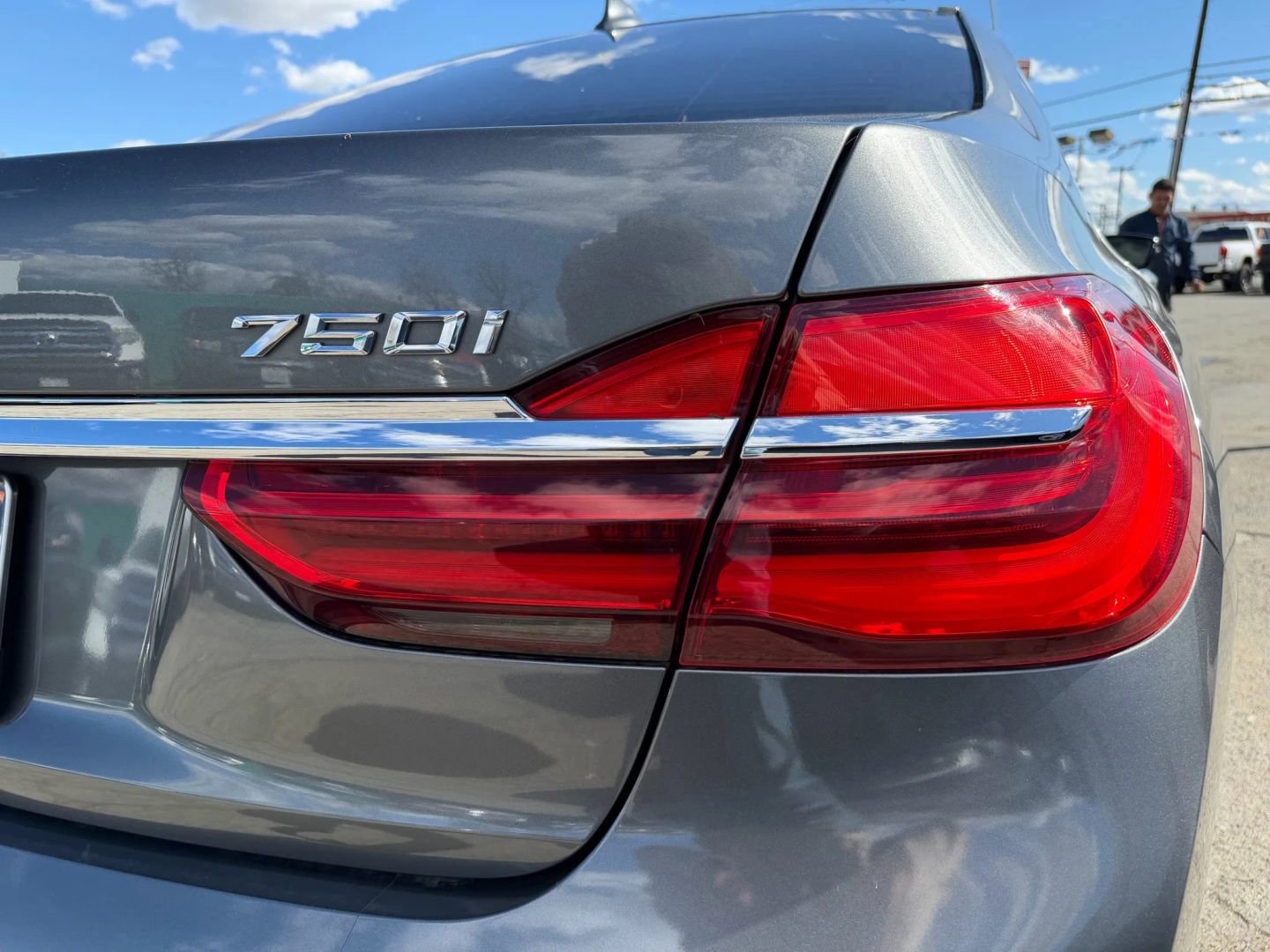 Used 2016 BMW 750i RWD image 32