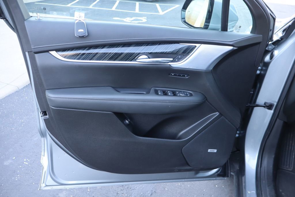 Used 2025 Cadillac XT6 Premium Luxury image 30