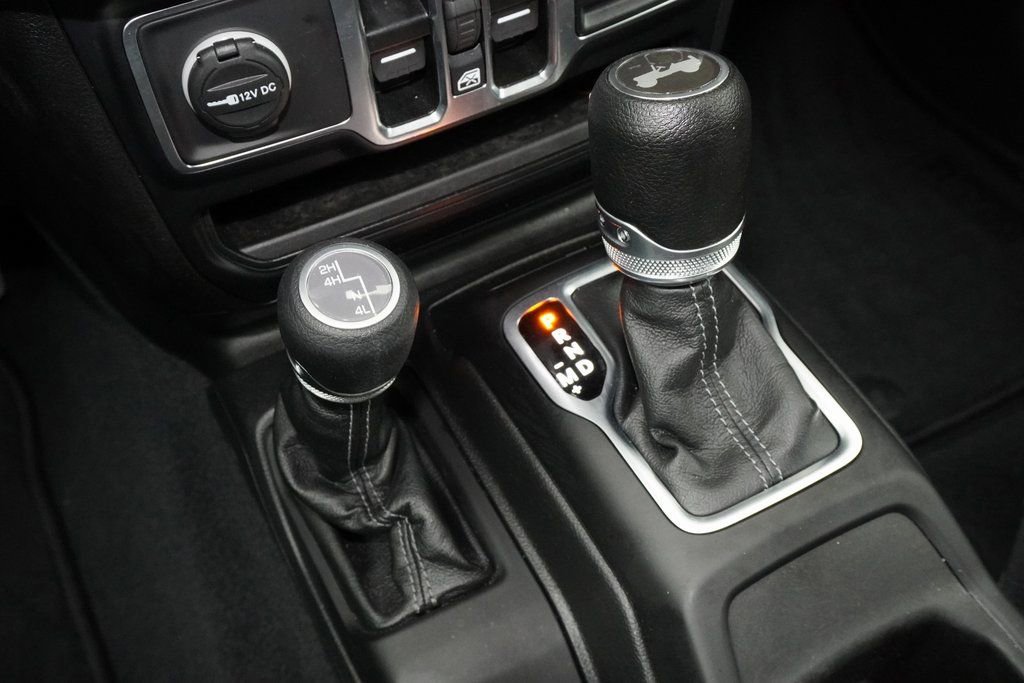 Used 2024 Jeep Wrangler Sahara image 16