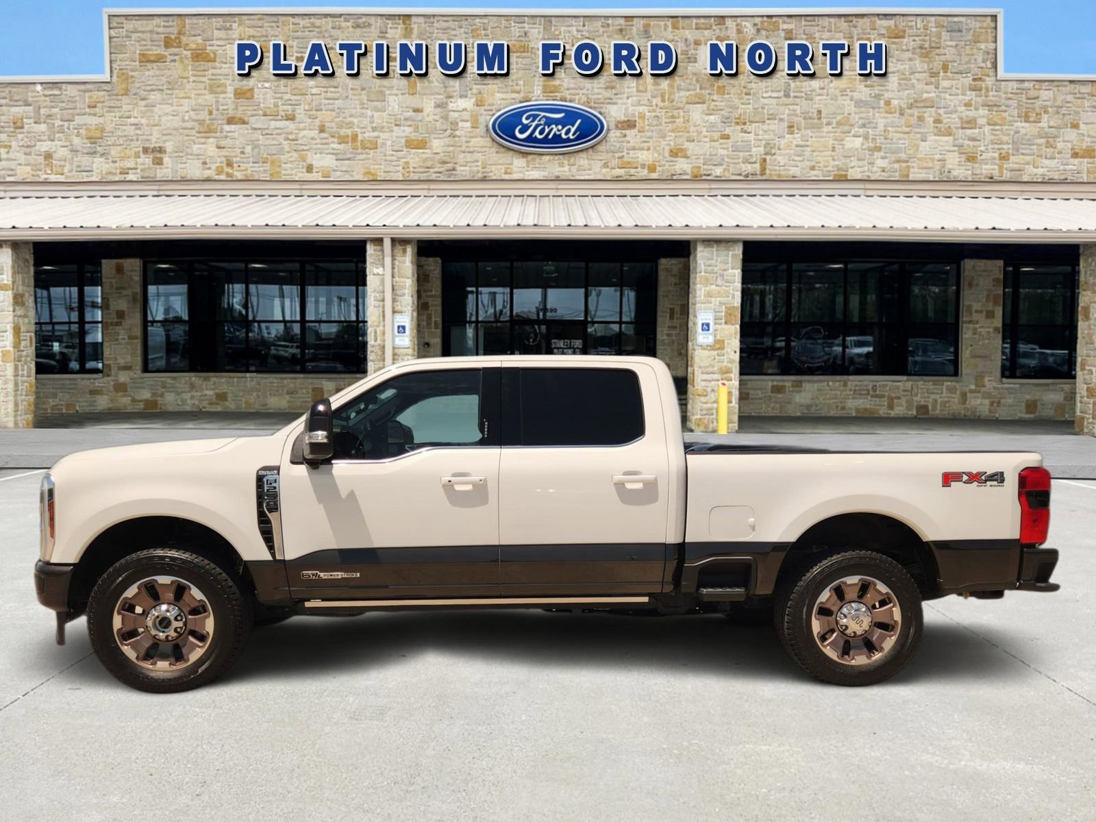 Used 2024 Ford F250 King Ranch w/ FX4 Off-Road Package AWD/4WD image 3