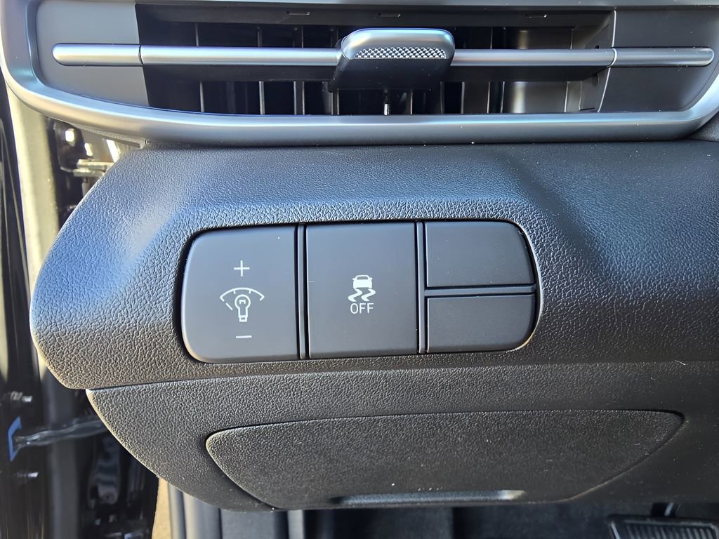 New 2026 Hyundai Elantra Limited image 17