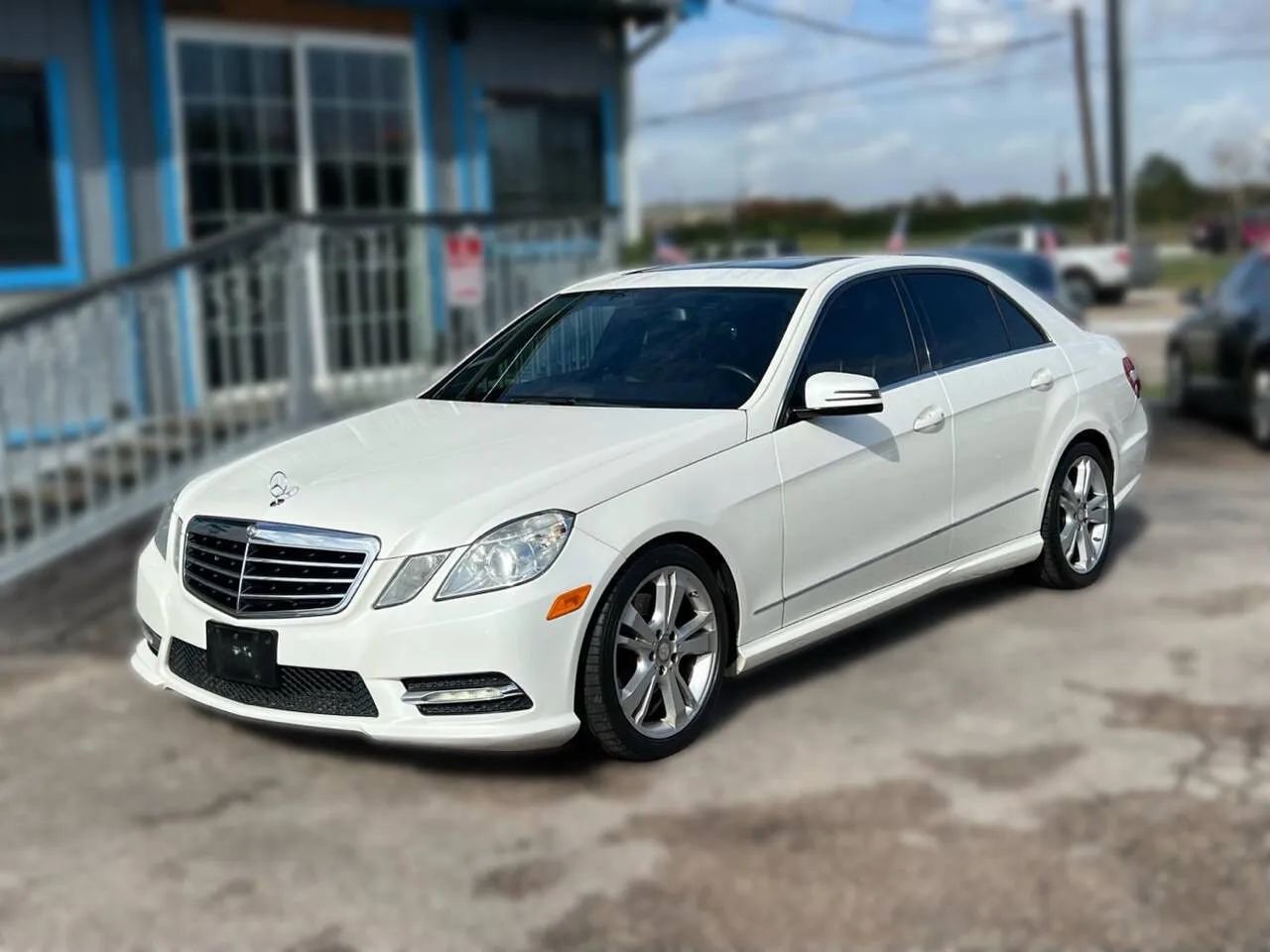 Used 2013 Mercedes-Benz E 350 Sedan image 1