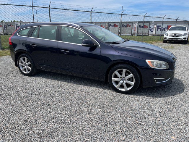 Used 2017 Volvo V60 T5 Premier w/ Convenience Package FWD image 2