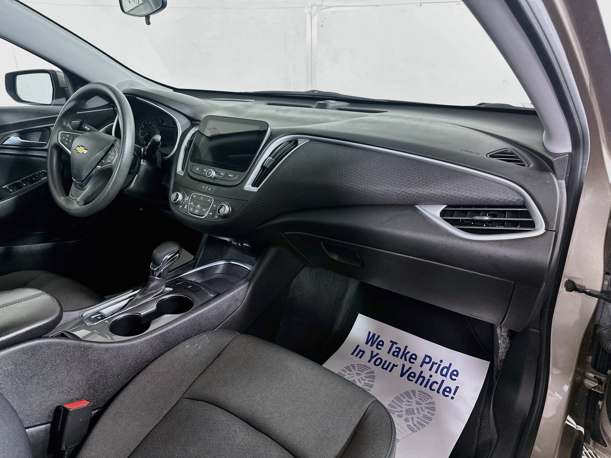 Used 2023 Chevrolet Malibu LT FWD image 27