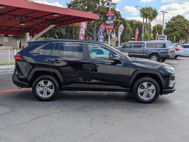 Used 2025 Toyota RAV4 XLE AWD/4WD image 4