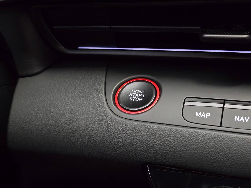 Used 2025 Hyundai Elantra N Line image 31