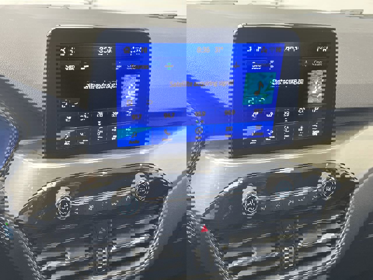 Certified 2022 Ford Escape Titanium w/ Class II Trailer Tow Package image 19