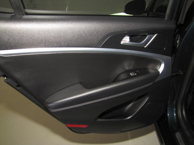 Used 2023 Genesis G70 2.0T RWD image 13