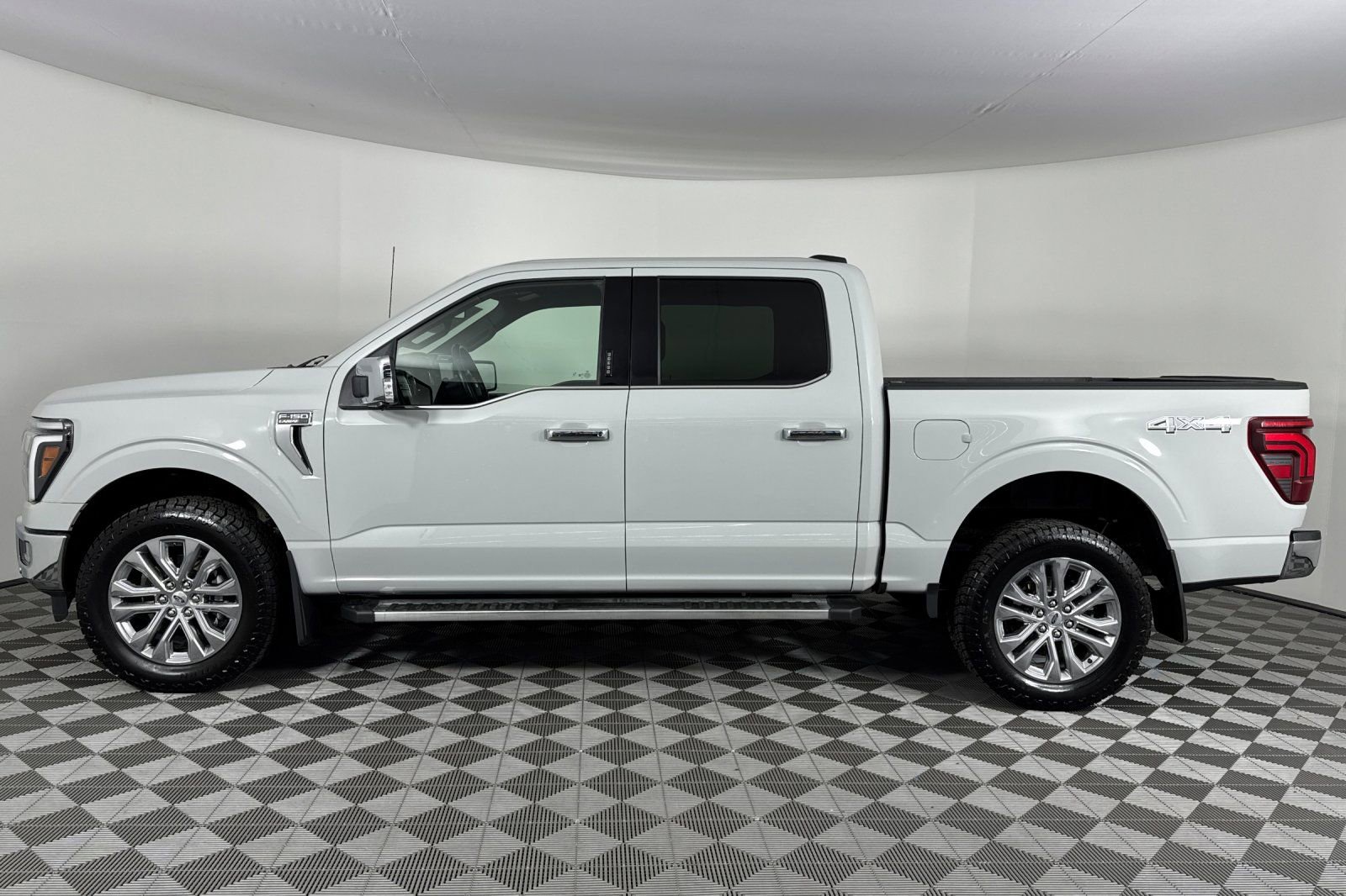 Used 2024 Ford F150 Lariat w/ Tow/Haul Package image 8