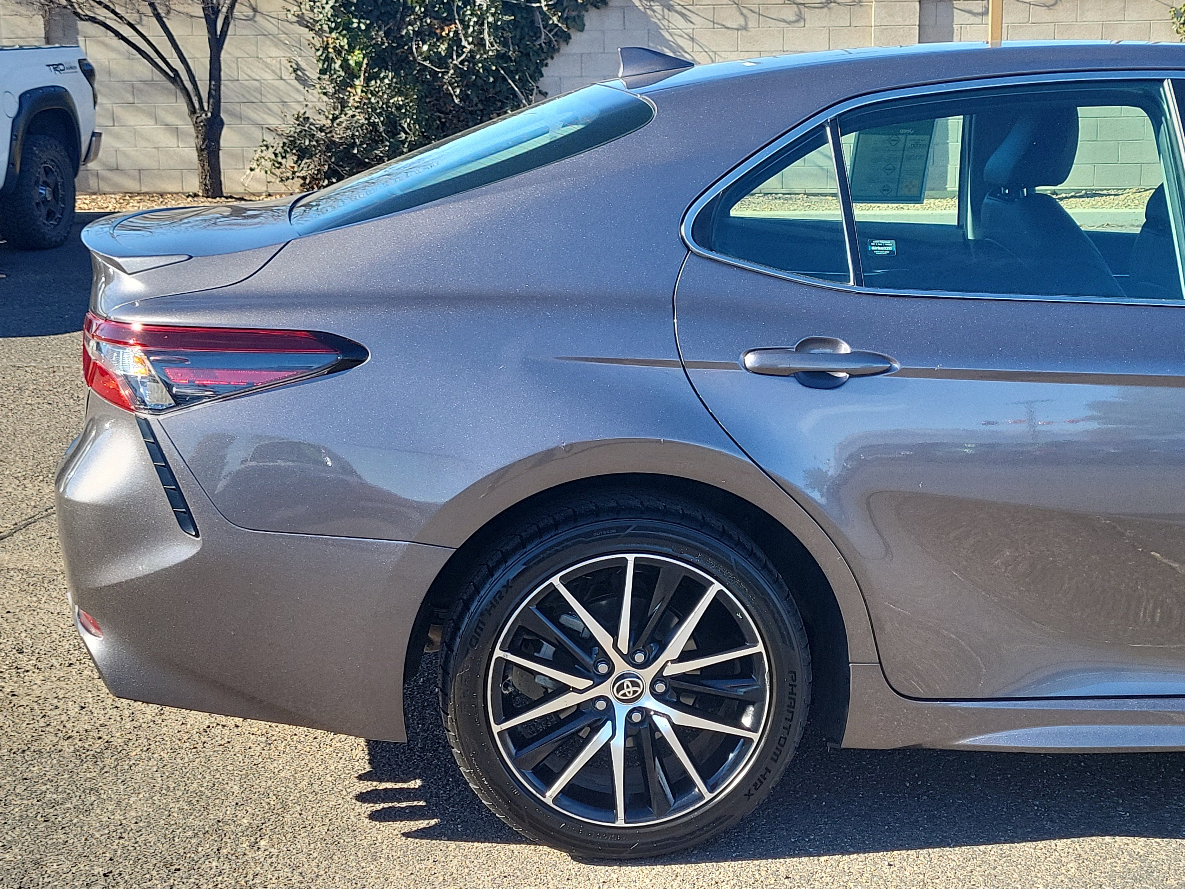 Used 2024 Toyota Camry SE image 6