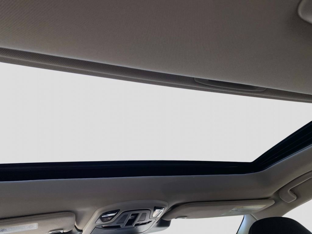 Used 2024 Subaru Outback Premium image 12