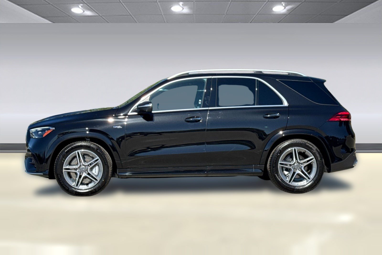 Used 2025 Mercedes-Benz GLE 53 AMG 4MATIC image 2