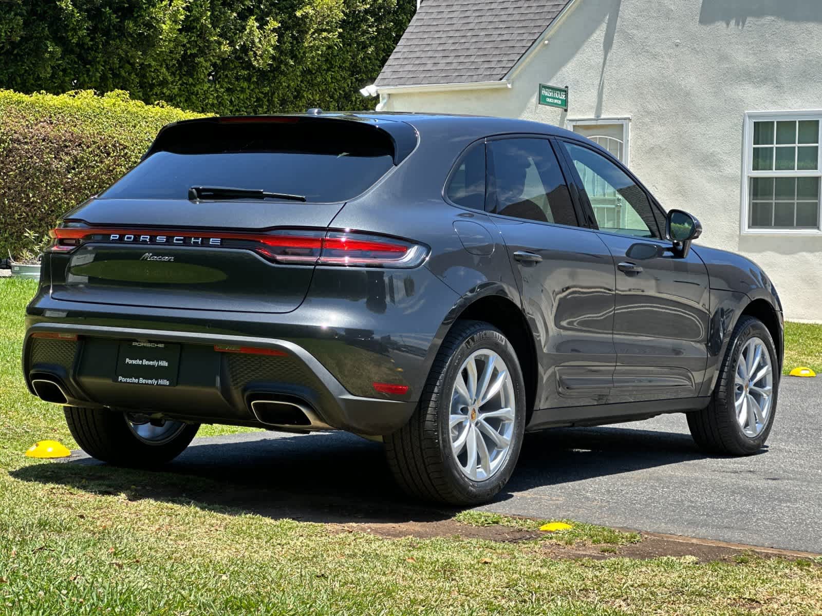 New 2026 Porsche Macan AWD/4WD image 8