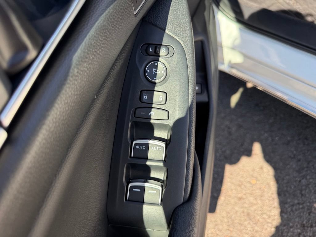 Used 2018 Honda Accord Touring image 14