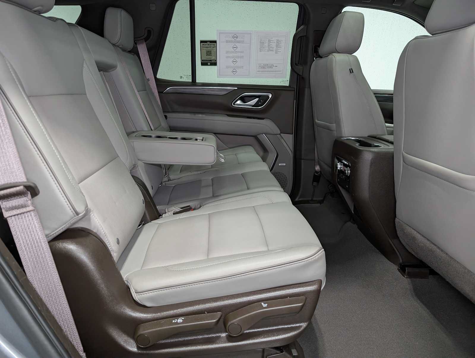 Certified 2022 GMC Yukon SLT w/ SLT Premium Package AWD/4WD image 44