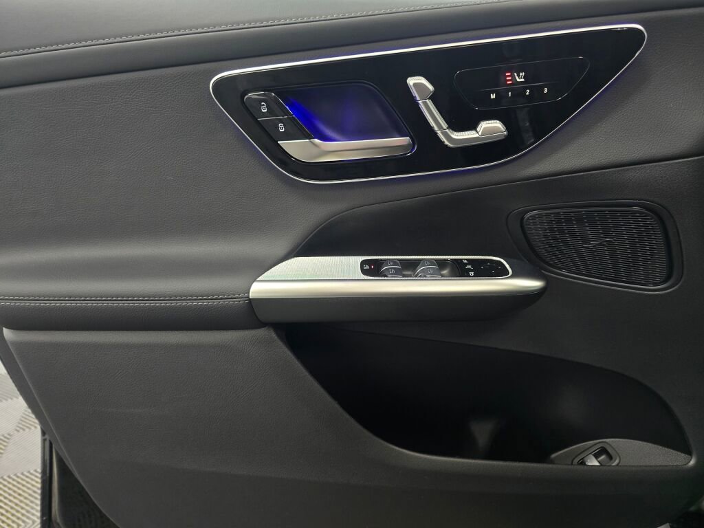 New 2026 Mercedes-Benz GLC 300 4MATIC image 22