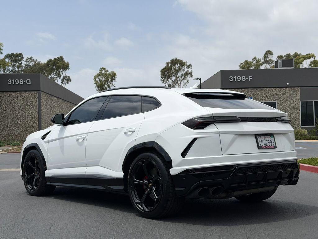 Used 2021 Lamborghini Urus AWD/4WD image 9