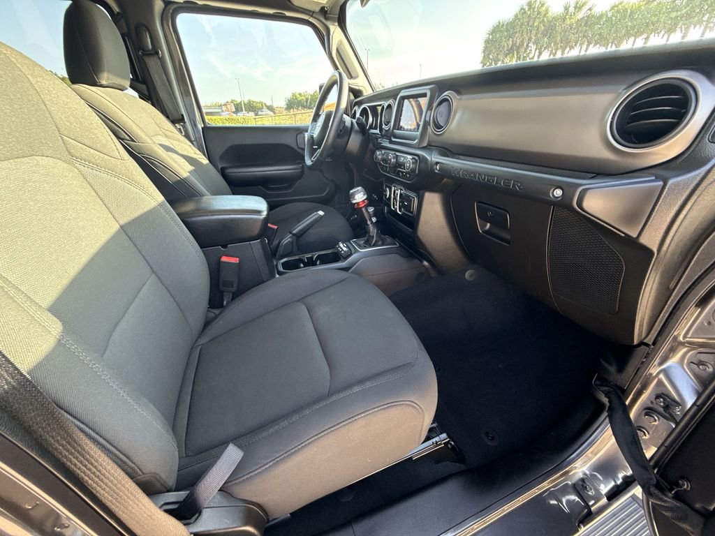 Used 2018 Jeep Wrangler Unlimited Sport S image 15