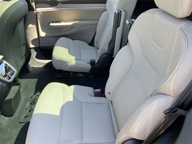 New 2025 Volvo EX90 Plus image 18