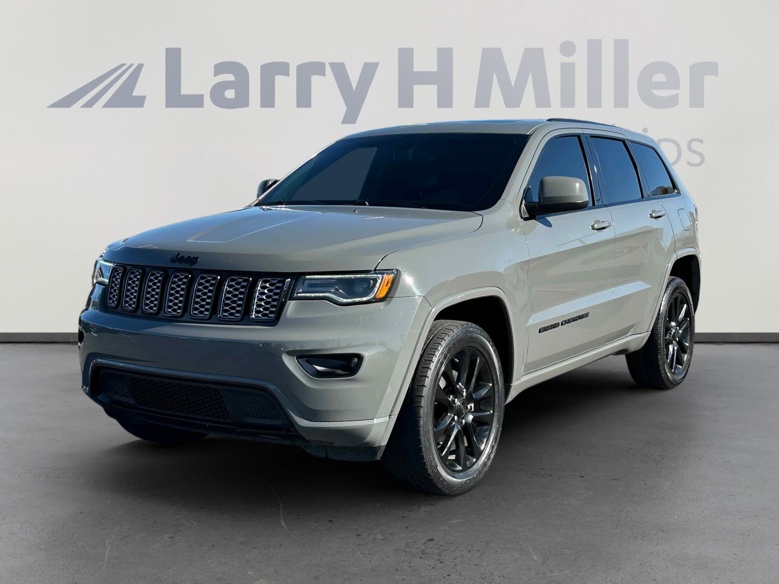 Used 2020 Jeep Grand Cherokee Altitude