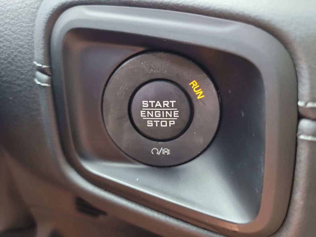 Used 2024 Jeep Gladiator Mojave AWD/4WD image 27