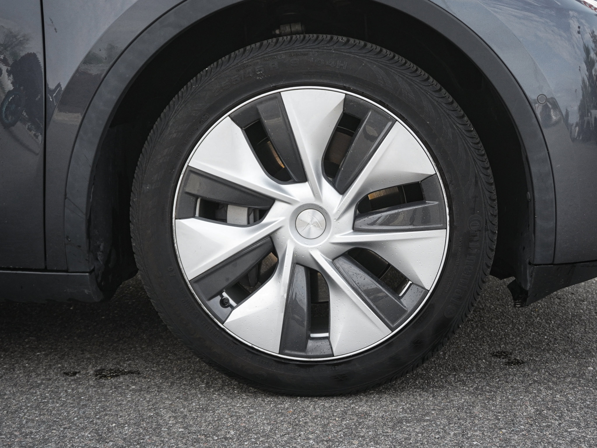 Used 2021 Tesla Model Y Long Range image 13