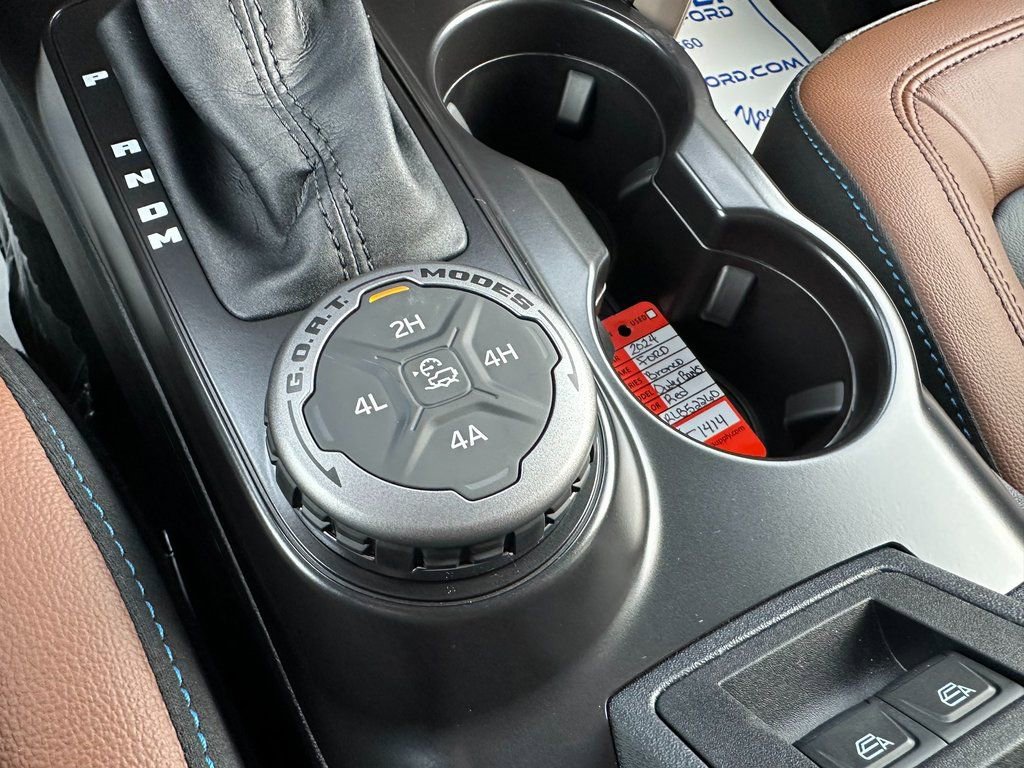 New 2024 Ford Bronco Outer Banks w/ Sasquatch Package image 24