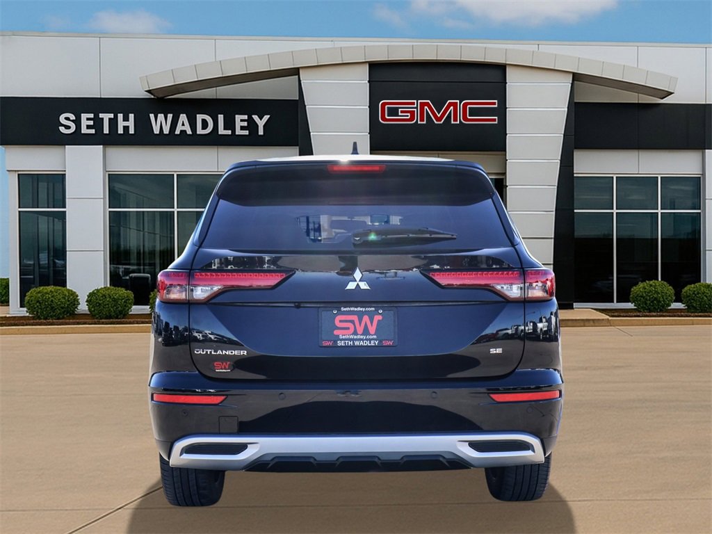 Used 2023 Mitsubishi Outlander SE image 6