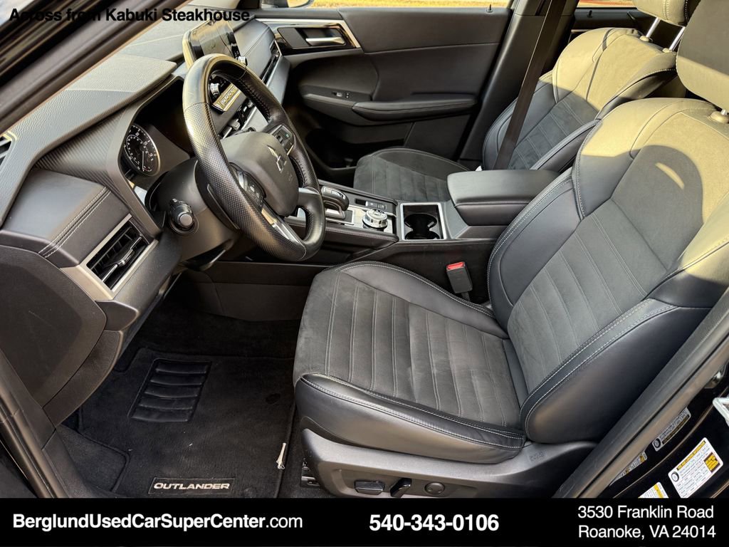 Used 2024 Mitsubishi Outlander SE image 11