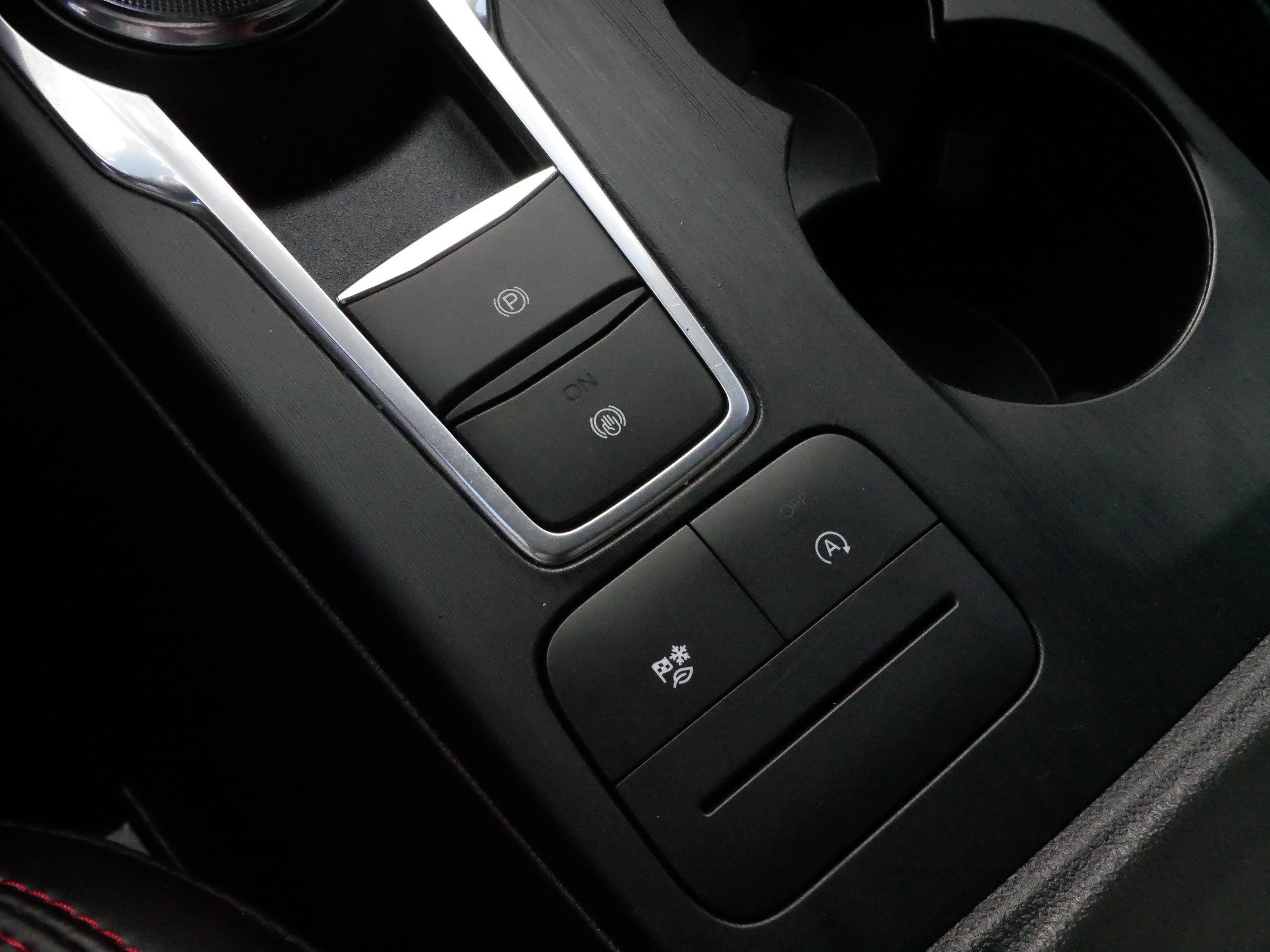 Used 2025 Ford Escape ST-Line AWD/4WD image 25