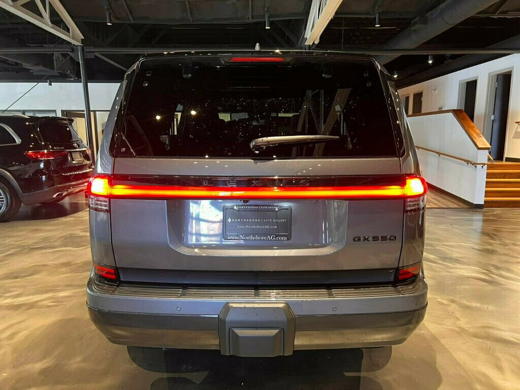 Used 2025 Lexus GX 550 PremiumPlus/TrafficAssist/Blac w/ Accessory Package (31) image 4