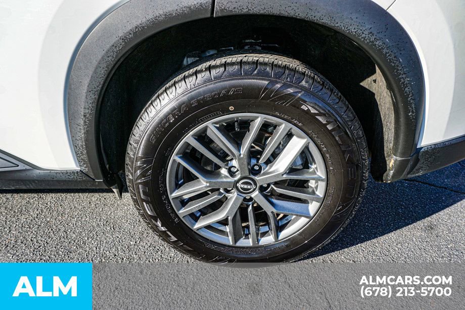 Used 2024 Nissan Rogue S image 17