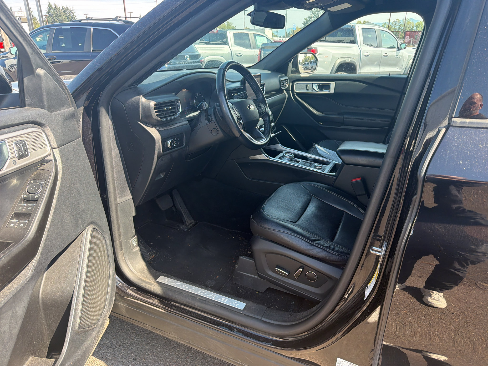 Used 2020 Ford Explorer Limited AWD/4WD image 9