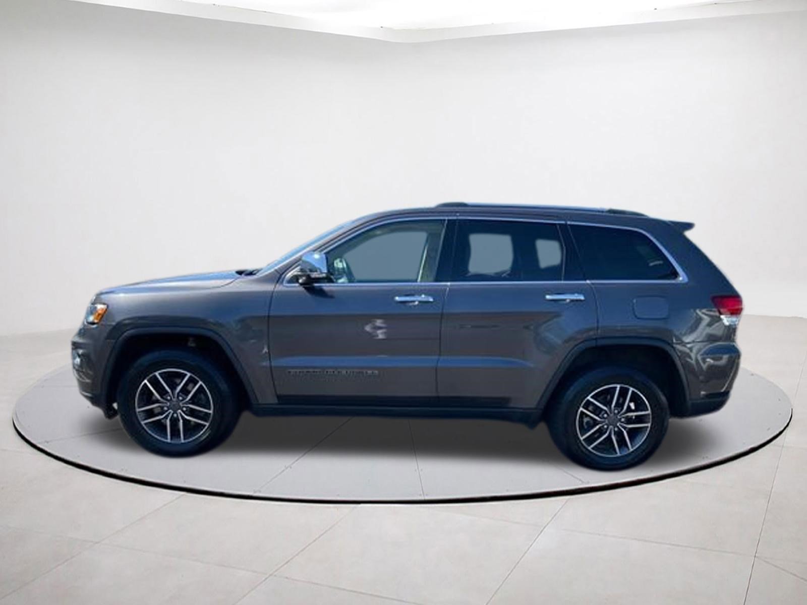 Certified 2021 Jeep Grand Cherokee Limited AWD/4WD image 4