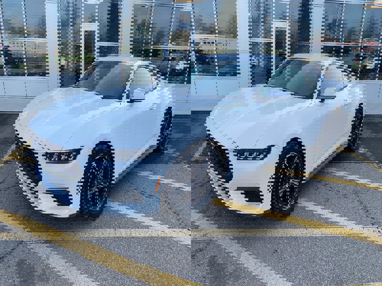 Used 2025 Ford Mustang Coupe image 1