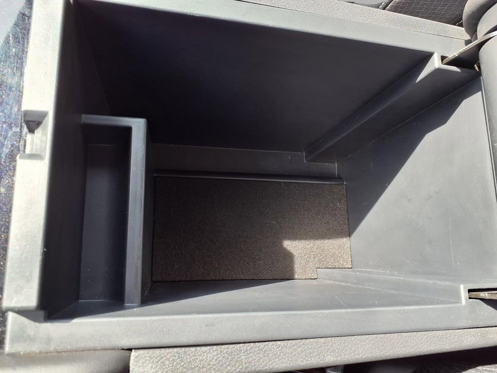 Certified 2025 Nissan Pathfinder SV image 12