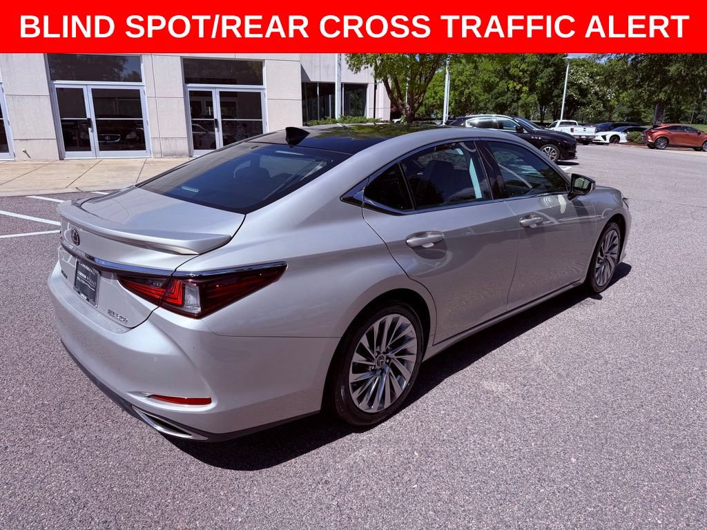 Certified 2022 Lexus ES 350 Ultra Luxury w/ Accessory Package 2 FWD image 8