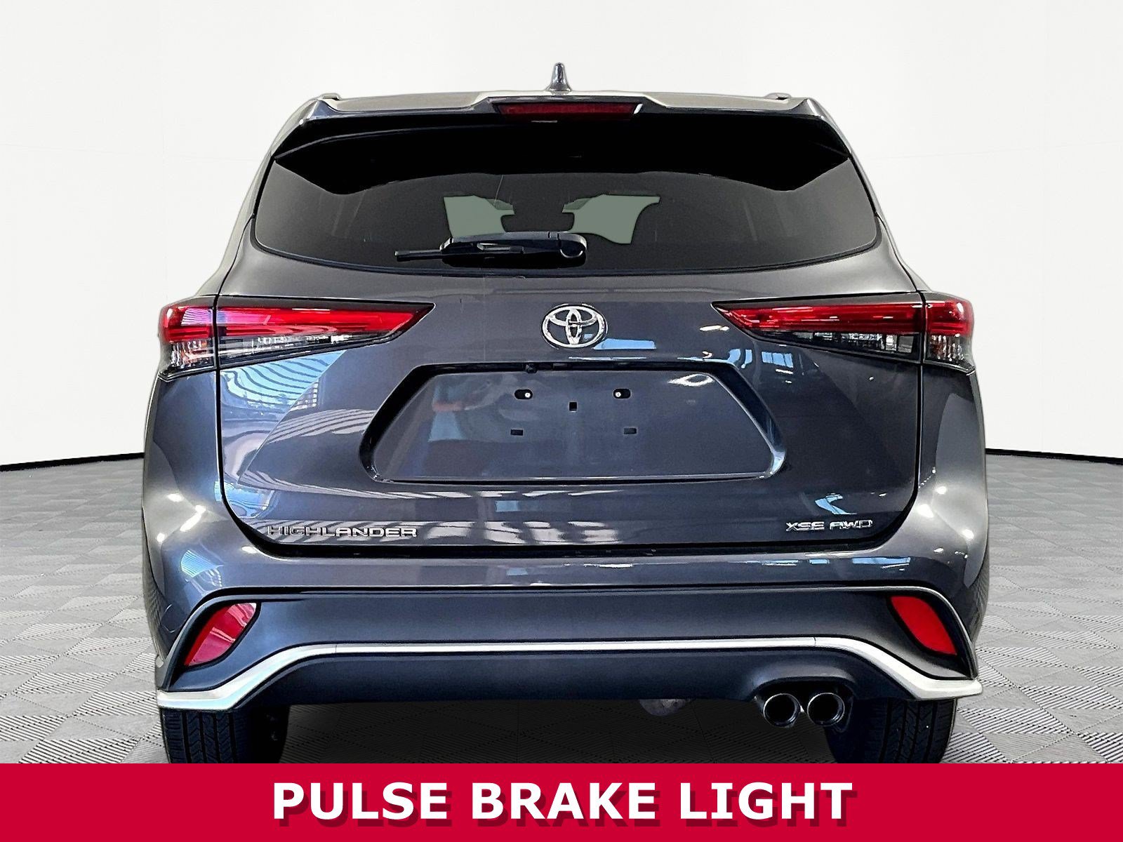 Used 2021 Toyota Highlander XSE AWD/4WD image 5