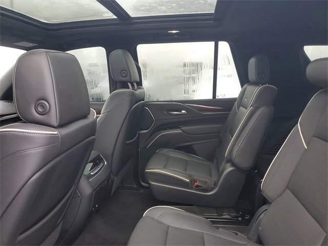 Used 2023 Cadillac Escalade Premium Luxury image 8