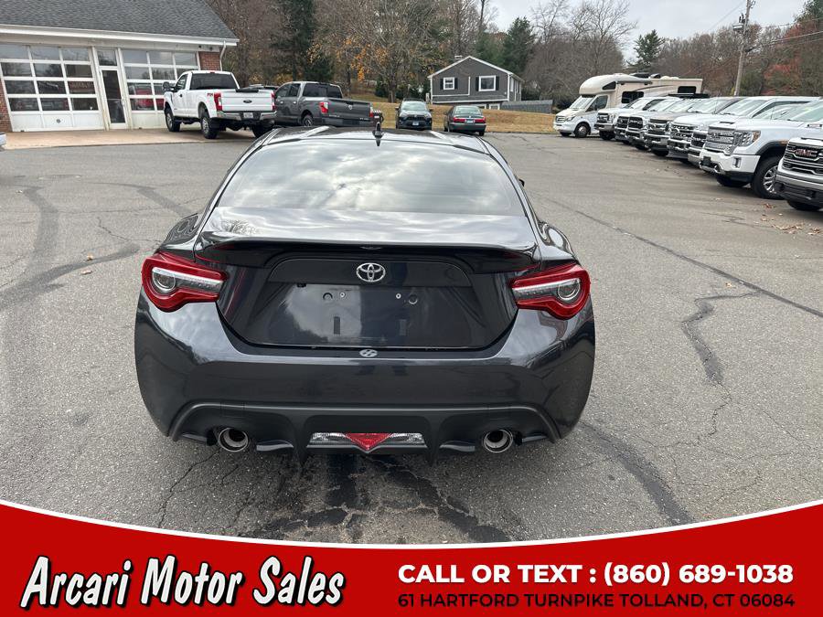 Used 2019 Toyota 86 image 4