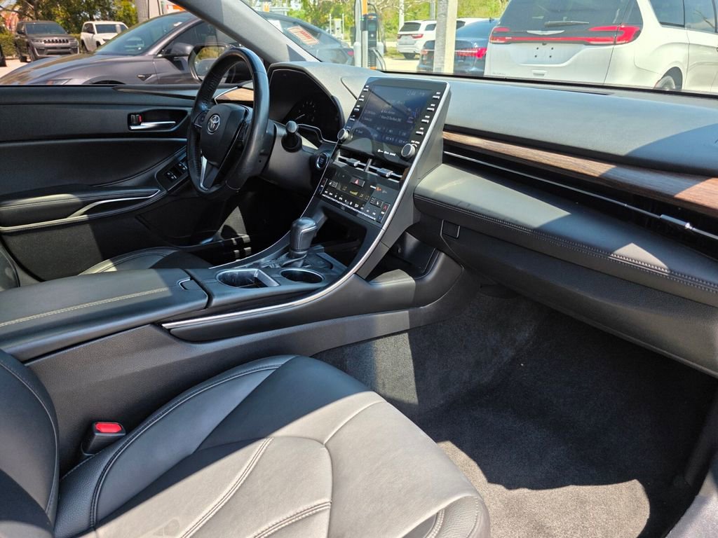 Used 2021 Toyota Avalon XLE w/ Moonroof Package image 9