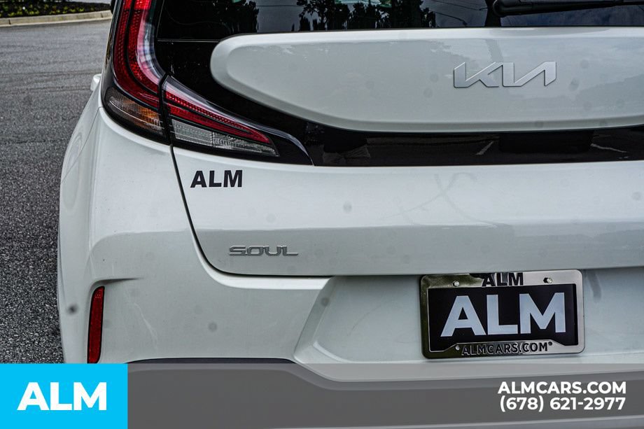 Used 2025 Kia Soul LX w/ LX Technology Package FWD image 14
