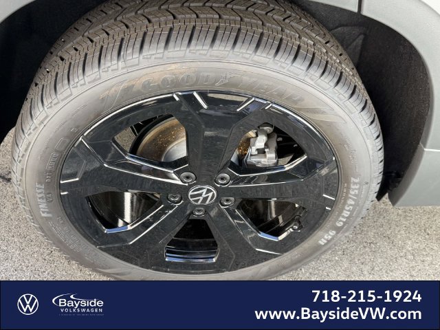 New 2026 Volkswagen Taos SEL AWD/4WD image 11