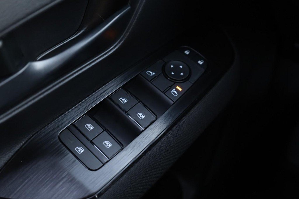 New 2026 Nissan Kicks S FWD image 18