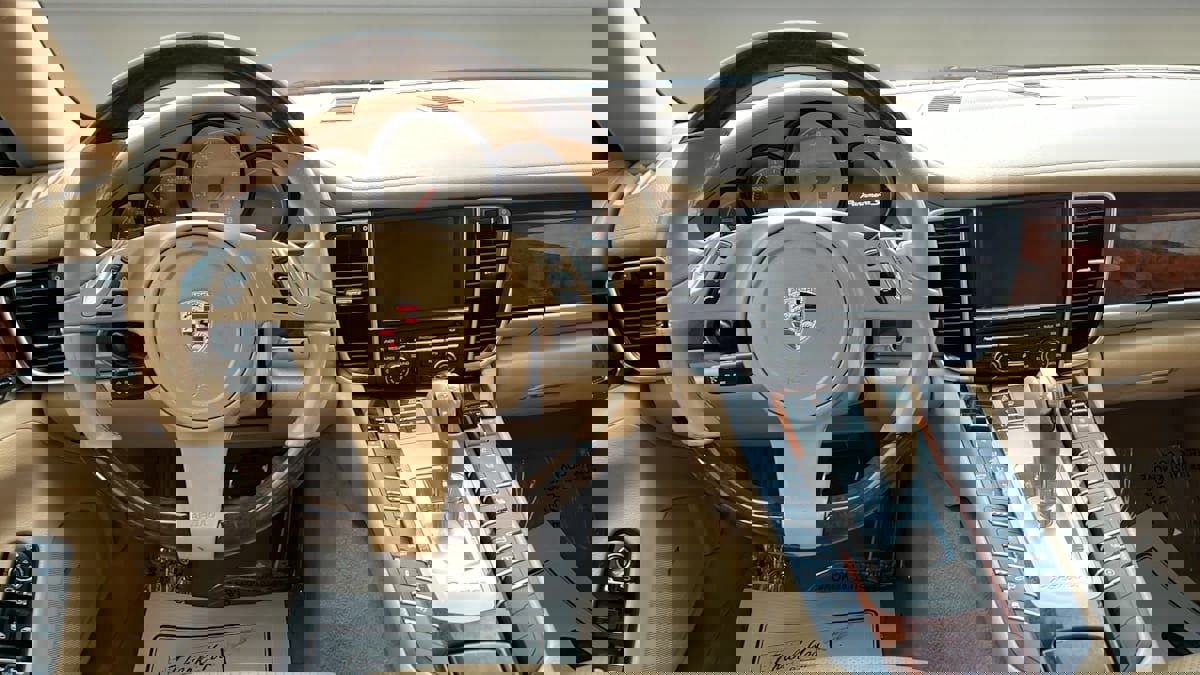 Used 2012 Porsche Panamera S image 10