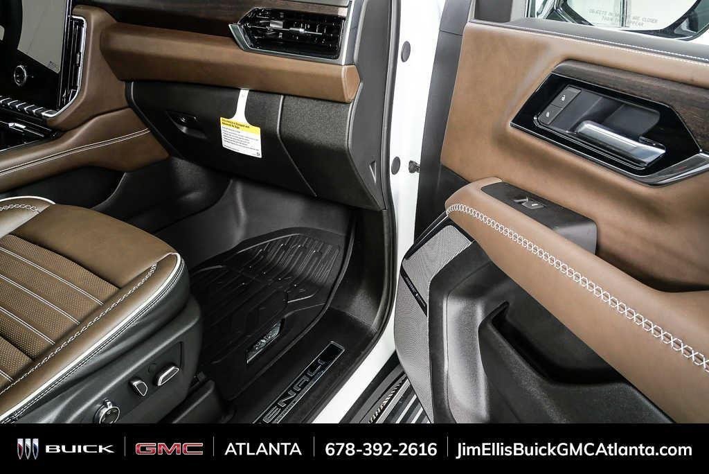 Used 2026 GMC Yukon Denali Ultimate AWD/4WD image 26